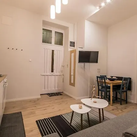 A+ Central Dob Street Apartament *